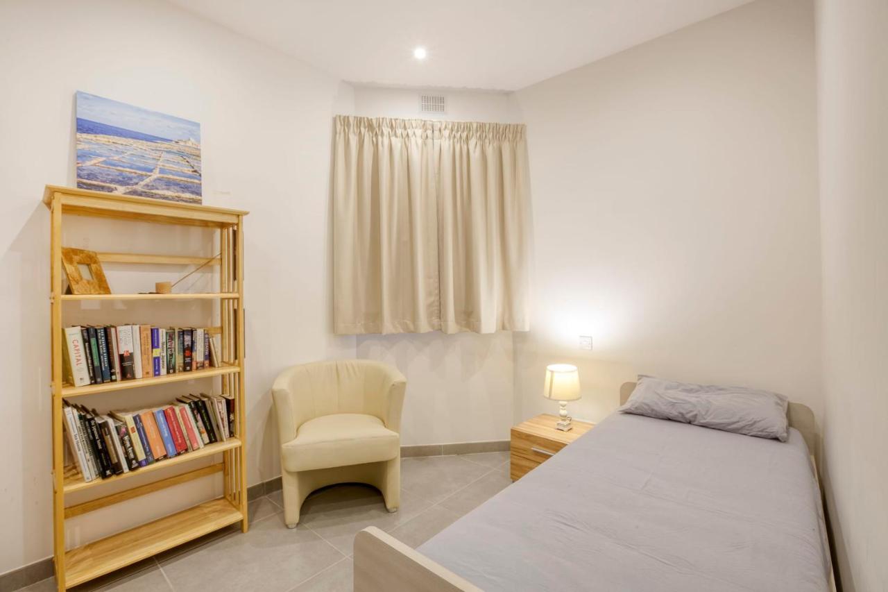 Apartment With Pool-Hosted By Sweetstay Zebbug  Екстериор снимка
