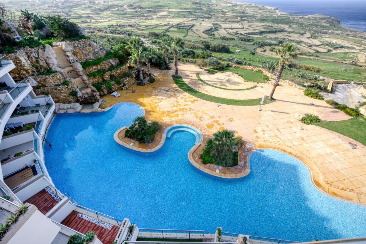 Apartment With Pool-Hosted By Sweetstay Zebbug  Екстериор снимка